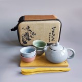 Компактний різнокольоровий чайний набір для подорожей з чайним столиком (чабанню) на 4 особи